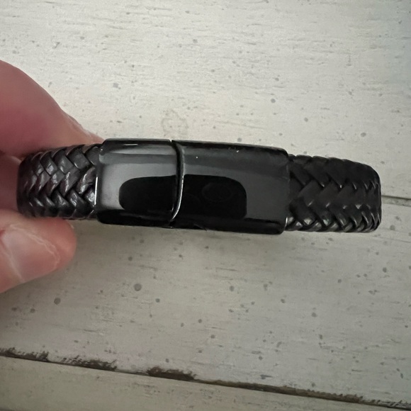 Final Mega Sale!  Forever Knot Bracelet—New in Box! - Picture 5 of 8